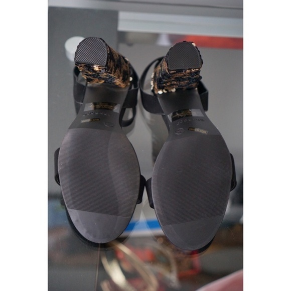 NWT Black & Gold Heels (Size/7) - Picture 6 of 6